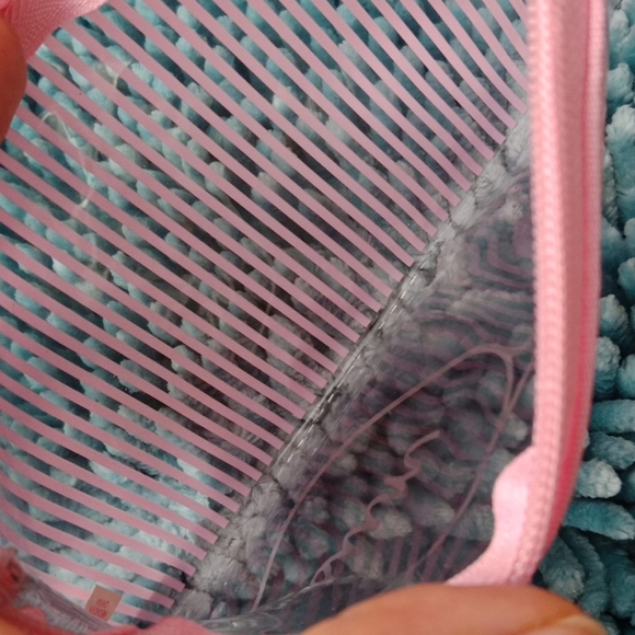 Victoria's secret sunglasses case - Picture 4 of 7